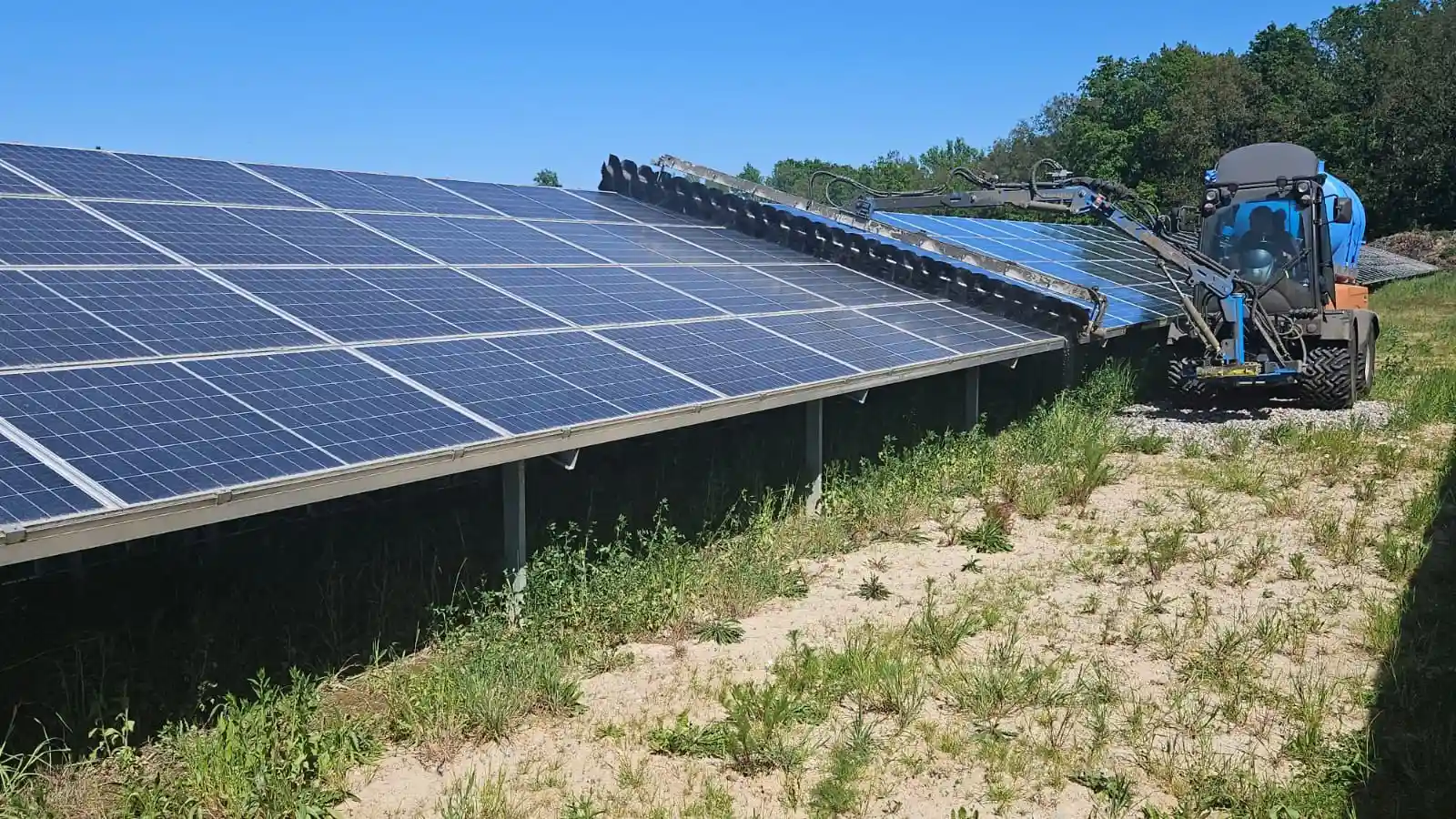 PV-Anlage Freiflächenanlagen — professionelle Solarreinigung